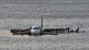 sully-plane-with-people-on-wings